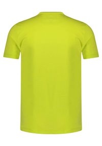 Camiseta de manga corta en un brillante verde lima, hecha de una tela suave. Presenta un cuello redondo y un diseño simple y sin adornos.