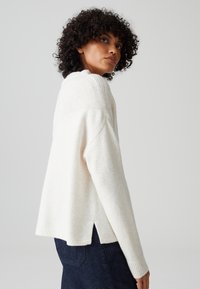 OPUS Pullover - soft cream