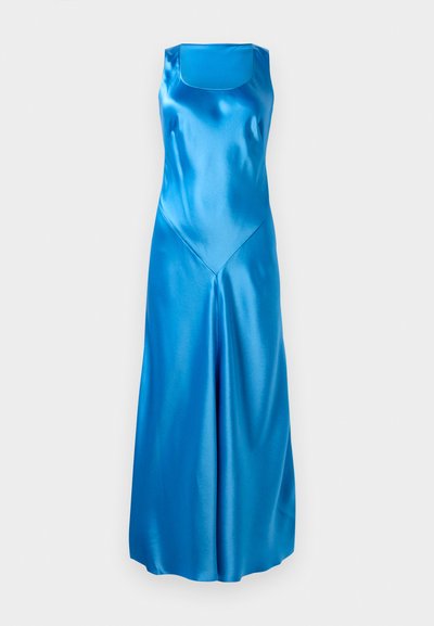 Satin blauwe jurk met een vierkante halslijn, mouwloos ontwerp en vloeiende silhouet. Bevat een subtiele glans en V-vormige naaddetails.