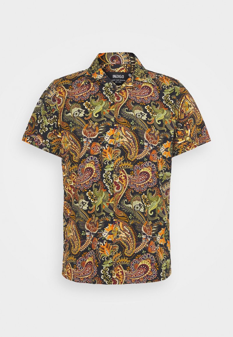 Korte mouwen overhemd in zwart stof met een meerkleurig paisley patroon met bloemaccenten in oranje, groene en gele tinten.