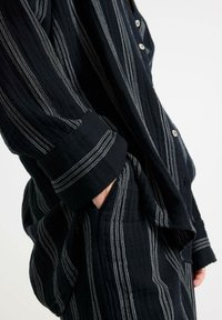 Lindex OVERSIZE - Maglia del pigiama - black