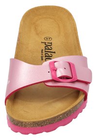 Rosa slid sandal med glänsande överdel, justerbar rem och spänne. Korkfotbädd med texturerad yta och rosa gummisula.