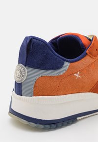 Scotch & Soda VIVEX - Trainers - orange multi-coloured