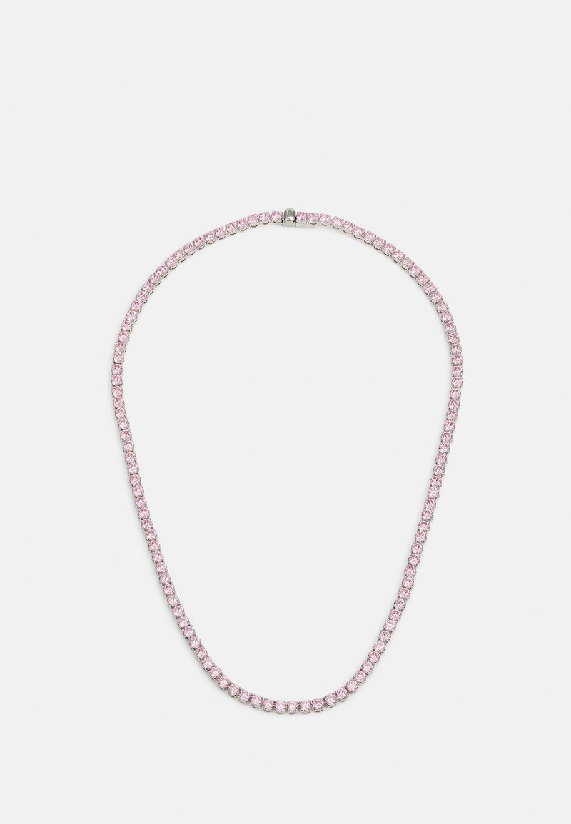 Collar de cristal rosa con un diseño simple y elegante que presenta piedras redondas dispuestas de forma cercana, aseguradas con un cierre de metal.