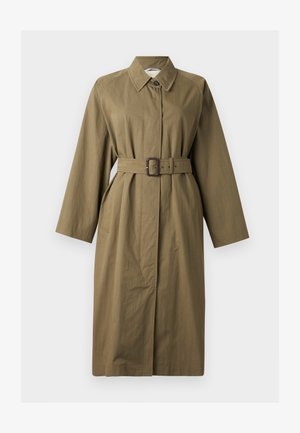 Καφέ χακί καμπαρντίνα με μακριά μανίκια, μυτερό γιακά, εμπρόσθιο κούμπωμα με κουμπιά, ζώνη με αγκράφα στη μέση και πλαϊνές τσέπες.