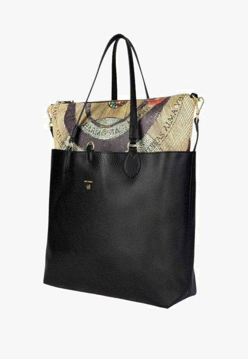 Borsa tote in pelle nera con finitura testurizzata. La parte superiore presenta un tessuto a fantasia multicolore, una cerniera sicura e due manici lunghi.