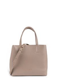Borsa tote in pelle beige chiaro con due manici, tracolla rimovibile, superficie testurizzata e cuciture minime. Presenta un logo dorato.
