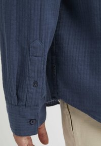BZB TEXTURÉE UNIE DROITE - Chemise - bleu foncé