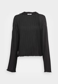 Blusa nera plissettata con colletto alto e maniche lunghe, caratterizzata da un taglio leggermente corto e una consistenza morbida e fluida.