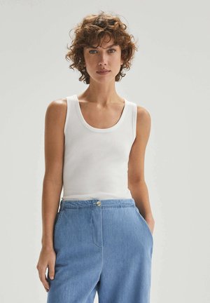 Top - white