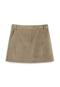 Kratká sukně z béžového semiše s hladkou strukturou, obsahující dvě přední kapsy, zapínání na dva knoflíky a embosované logo na boku.
