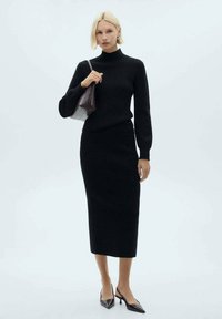 Mango Ozko oprijeto krilo - black