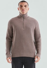 QS - Sweter