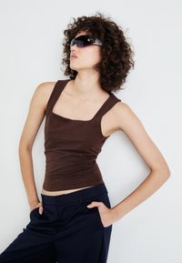 Gina Tricot SQUARE TANK - Topper - dark brown