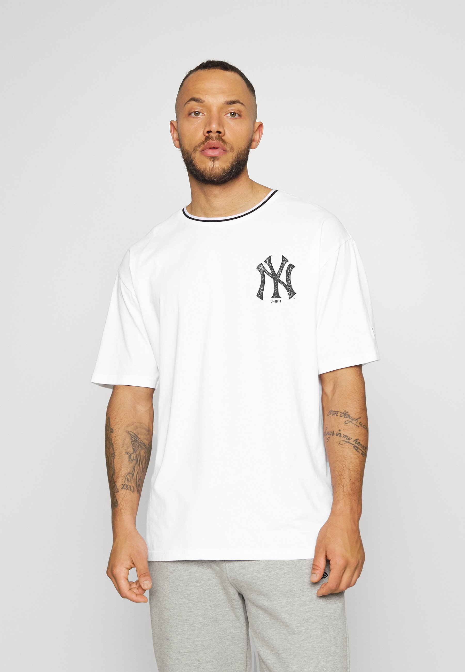 New Era MLB DISTRESSED GRAPHIC 