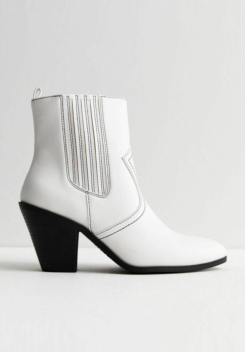 New Look Cowboy-/Bikerlaarsjes wit