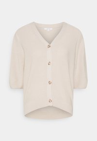 Cárdigan beige de punto con cuello en V, mangas cortas y cinco cierres de botones. La tela tiene un acabado texturizado y un dobladillo relajado.