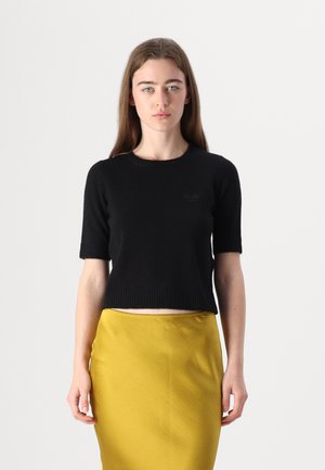 - Sweter