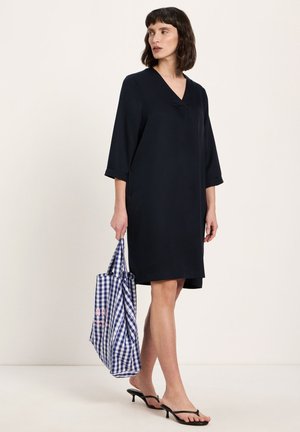 MIT V-AUSSCHNITT - Freizeitkleid - midnight