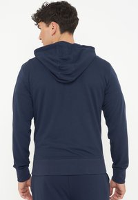 Thumbnail Image 3