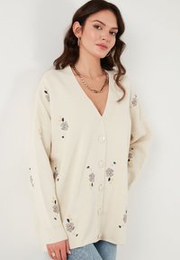 LELA Cardigan - ecru