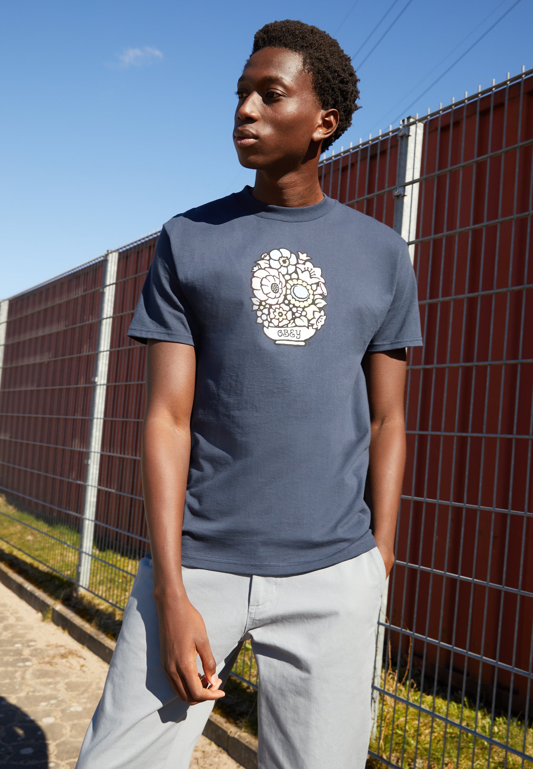 Obey Clothing FLOWER BASKET - Print T 