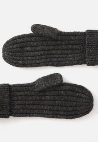 Grau gerippte Handschuhe mit einer weichen Textur, einer runden Form und einer Daumenöffnung. Das Material wirkt dick und warm für kaltes Wetter.
