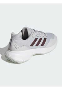 adidas Performance GAMECOURT 2 - Tenisové boty na všechny povrchy - grey one aurora met core white