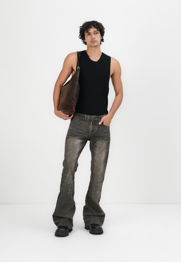 CREASED DRIFT  - Flared Jeans3