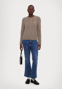 Polo Ralph Lauren CLASSIC LONG SLEEVE - Džemperis - mushroom
