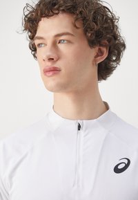 ASICS MATCH LS 1/2 ZIP - Sports T-shirts - brilliant white
