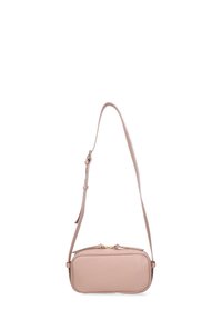 Borsa a tracolla in pelle rosa con forma rettangolare, tracolla regolabile e accessori in oro. Texture liscia con chiusura superiore a zip.