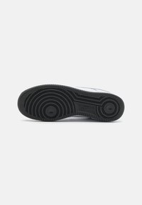 Nike Sportswear AIR FORCE 1 '07 LV8 - Baskets basses - white/anthracite