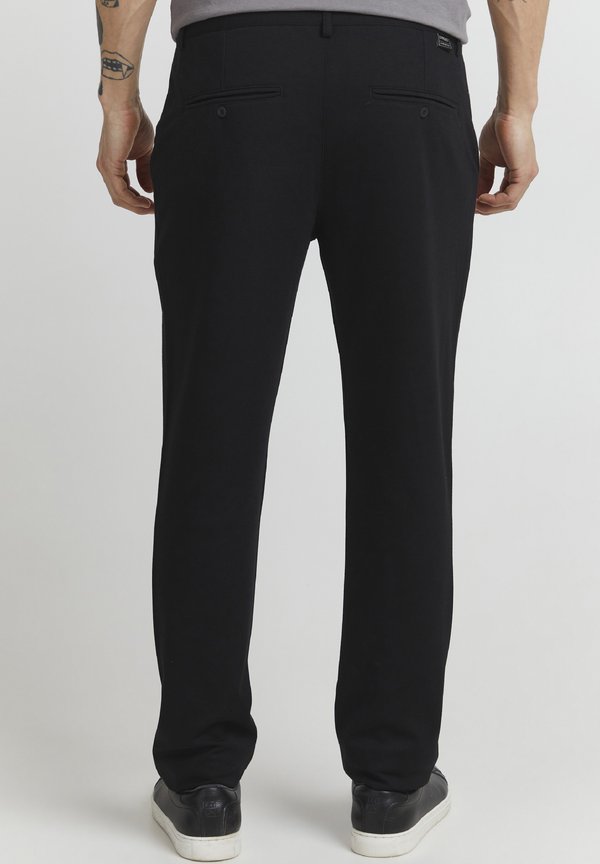 PRCAMO REGULAR FIT - Chinos3