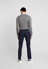 Selected Homme SLHSLIM-CARLO FLEX PANTS - Calças - navy blazer