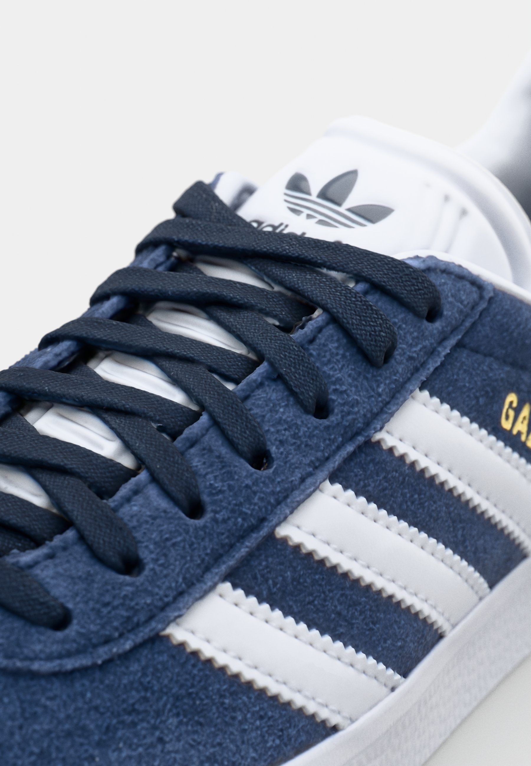 adidas Originals GAZELLE UNISEX - Sneaker low - colleiate navy