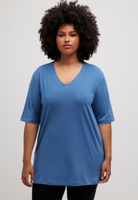 Ulla Popken V-AUSSCHNITT, HALBARM - T-shirt basic - denimblau