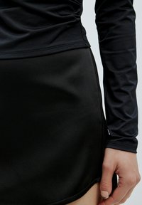 EDITED OMARA - Longsleeve - schwarz