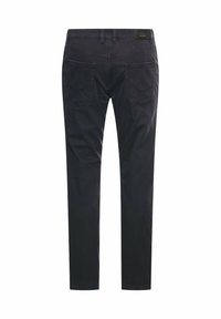 Pantalon noir ajusté avec passants pour ceinture, deux poches arrière, et une petite étiquette de marque au-dessus de la poche droite, vu de dos.