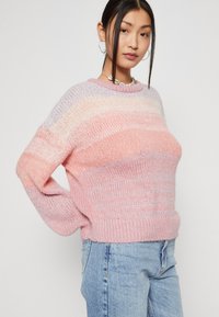 VILA VICHOCA - Neule - peach whip/pink tones