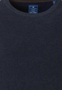 Dunkelblauer Strickpullover mit Rundhalsausschnitt, strukturiertem Stoff und einem Etikett mit der Aufschrift "Redmond Casual Authentic Daily Clothing."