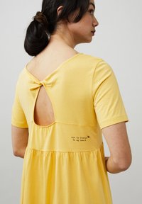Odd Molly CAMELLIA - Jurk - pineapple yellow