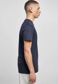 Urban Classics BASIC - Jednoduché tričko - navy