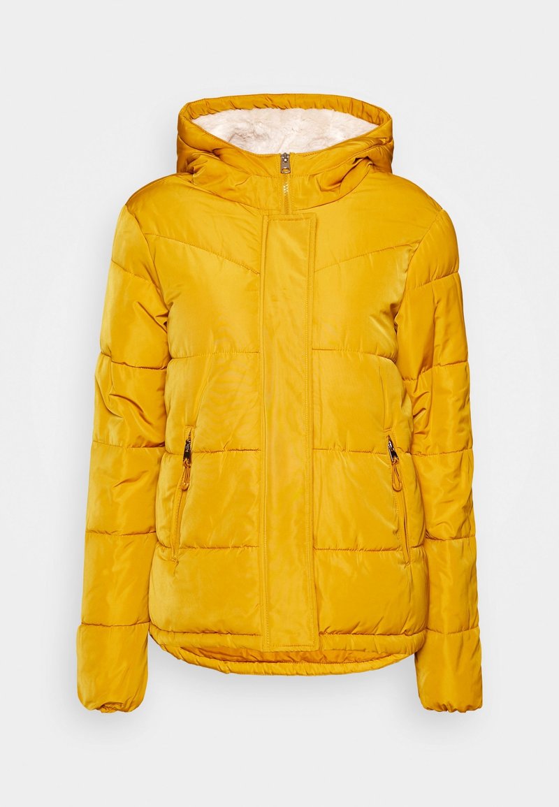 Veste matelassée jaune avec capuche, dotée d'une fermeture zippée à l'avant, de deux poches latérales et d'une doublure intérieure douce et texturée. Finition extérieure lisse.