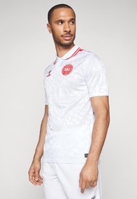 Hummel DENMARK biały