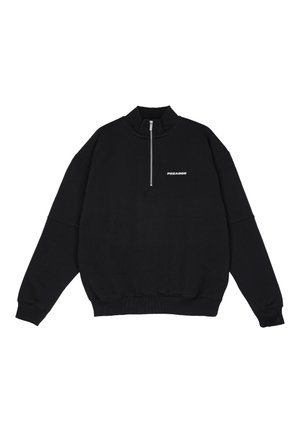 Črna zip-jopica z ovratnikom, narejena iz bombaža. Ima rebraste manšete in rob, ter bel logotip "PEGADOR" na levi strani prsi.