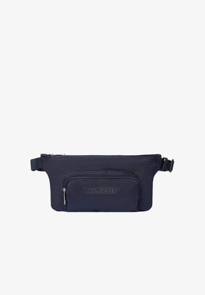 Sac banane bleu marine en tissu texturé avec un compartiment principal à fermeture éclair et une petite poche avant. Sangle ajustable pour un ajustement sécurisé.