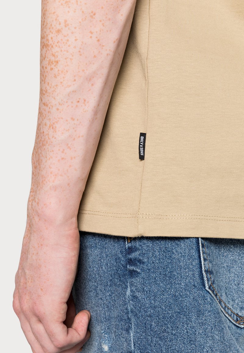 Herren T-Shirts basic | Only & Sons ONSFRED T-Shirt basic twill/sand - IT83998 Herren T-Shirts basic | Only & Sons ONSFRED T-Shirt basic twill/sand - IT83998
