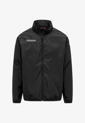 Giacca nera Kappa con zip, collo alto, maniche lunghe, polsini elasticizzati e logo bianco Kappa sul petto sinistro e sulle maniche.