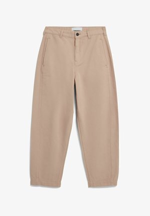 Pantalon beige décontracté avec fermeture à bouton sur le devant, passants pour ceinture, poches latérales et jambes droites effilées, présenté à plat sur un fond blanc.